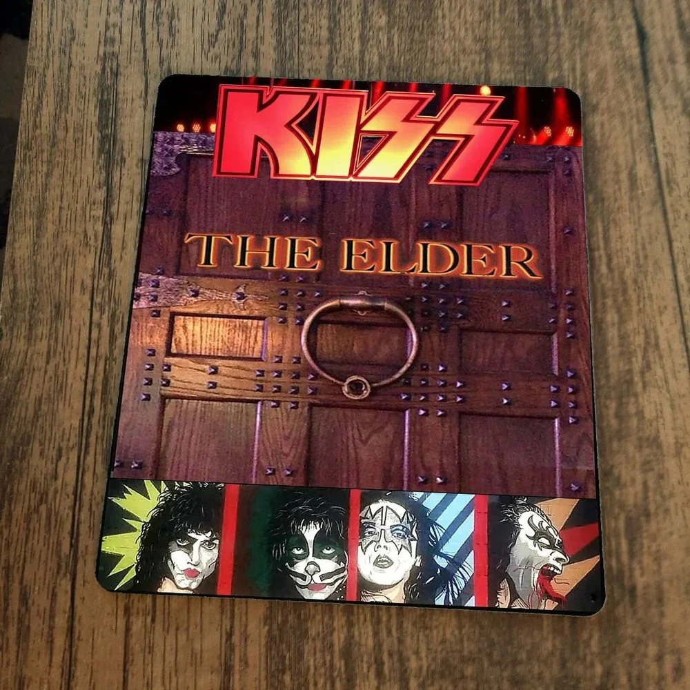 The‎ Elder Mouse Pad Kiss